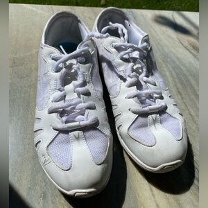 Varsity brand cheer shoes. Used. 8.5 women’s. Last Pass 3.0 style.